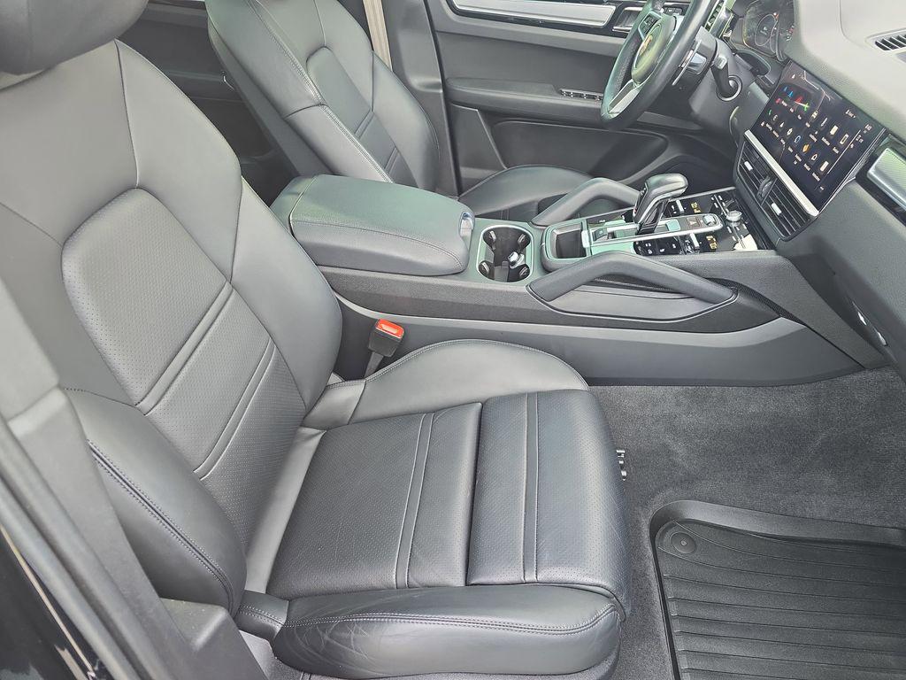 2023 Porsche Cayenne Base - Photo 12