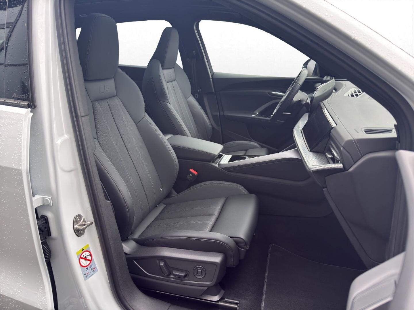 Bild über Audi Q5 SUV TFSI 150 kW S tronic - für weitere Informationen kontaktieren Sie den Audi Partner