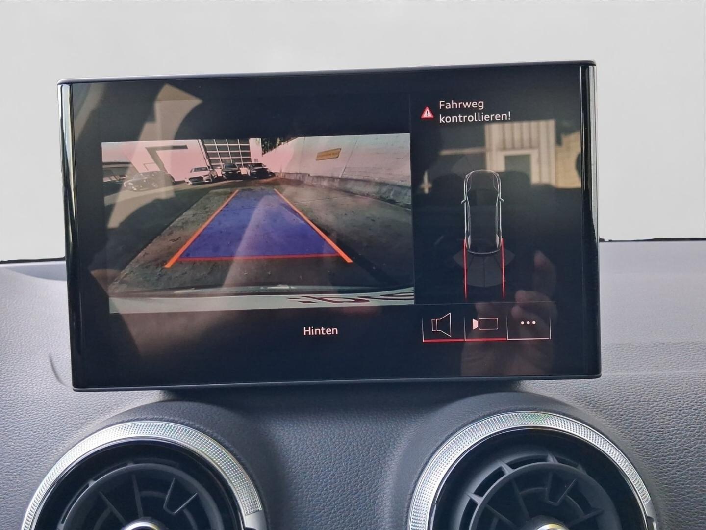Bild über Audi Q2 S line 30 TFSI Schaltgetriebe - für weitere Informationen kontaktieren Sie den Audi Partner