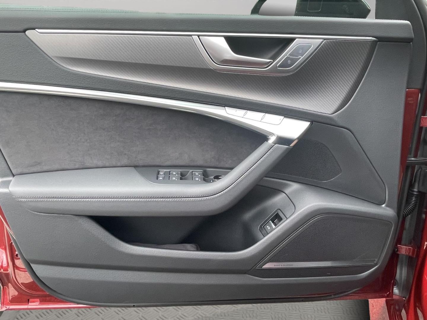 Bild über Audi RS 6 Avant TFSI quattro tiptronic - für weitere Informationen kontaktieren Sie den Audi Partner