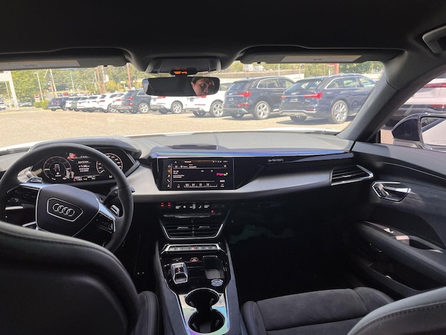 2023 Audi RS e-tron GT Base - Photo 14