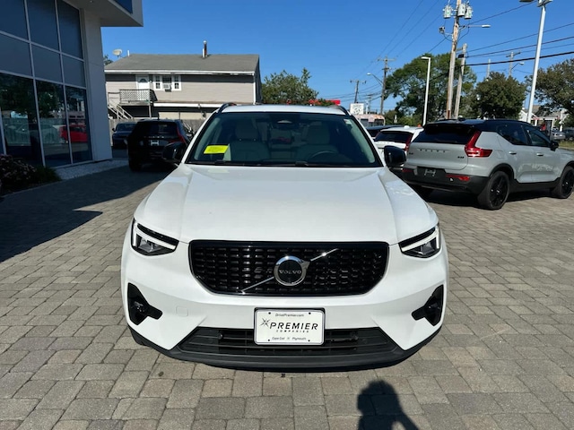 2023 Volvo XC40