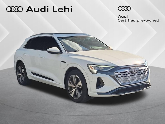 Photo of 2024 Audi Q8 e-tron 