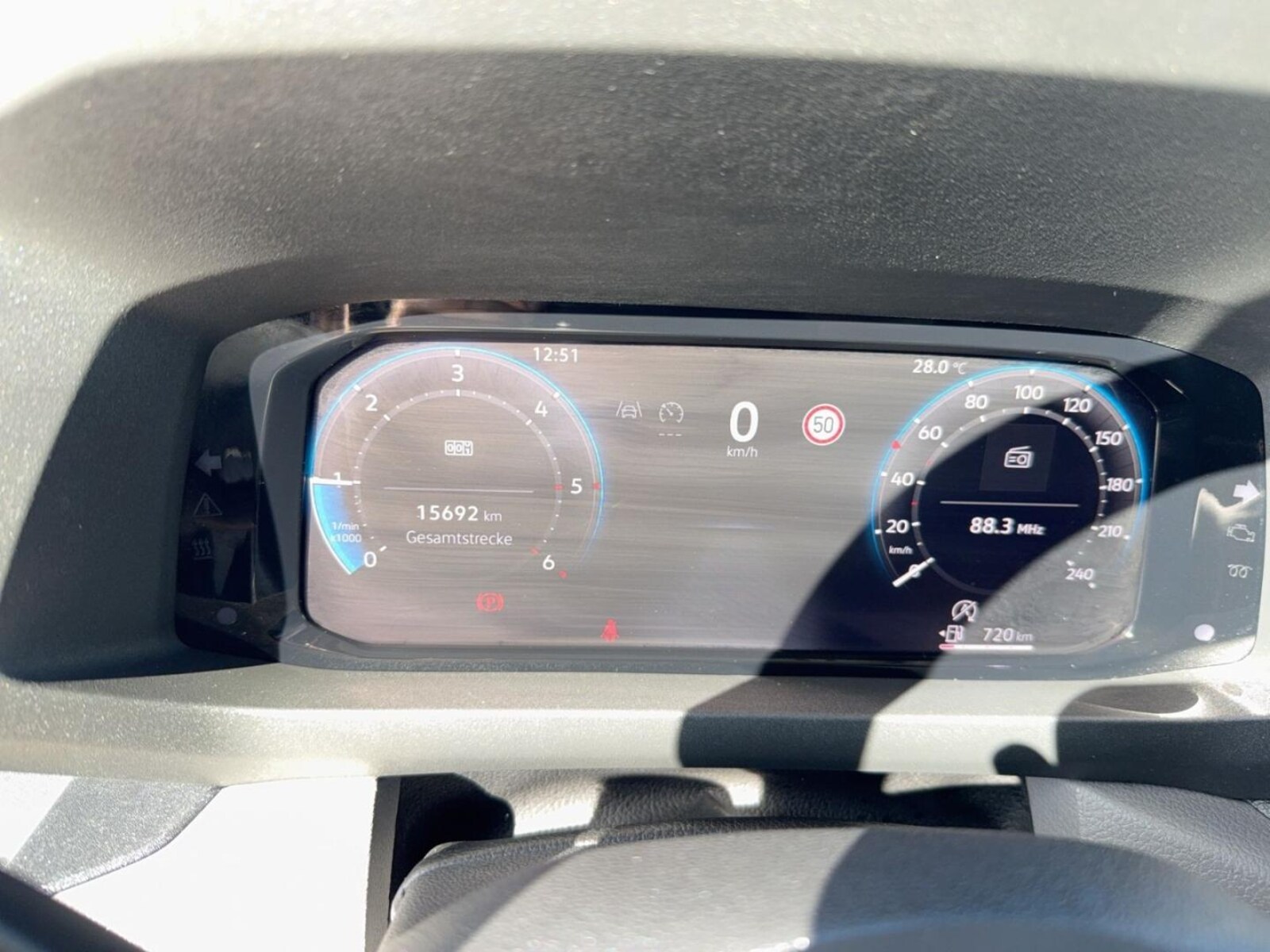 Volkswagen Crafter Kasten mittlerer Radstand – Bild 10