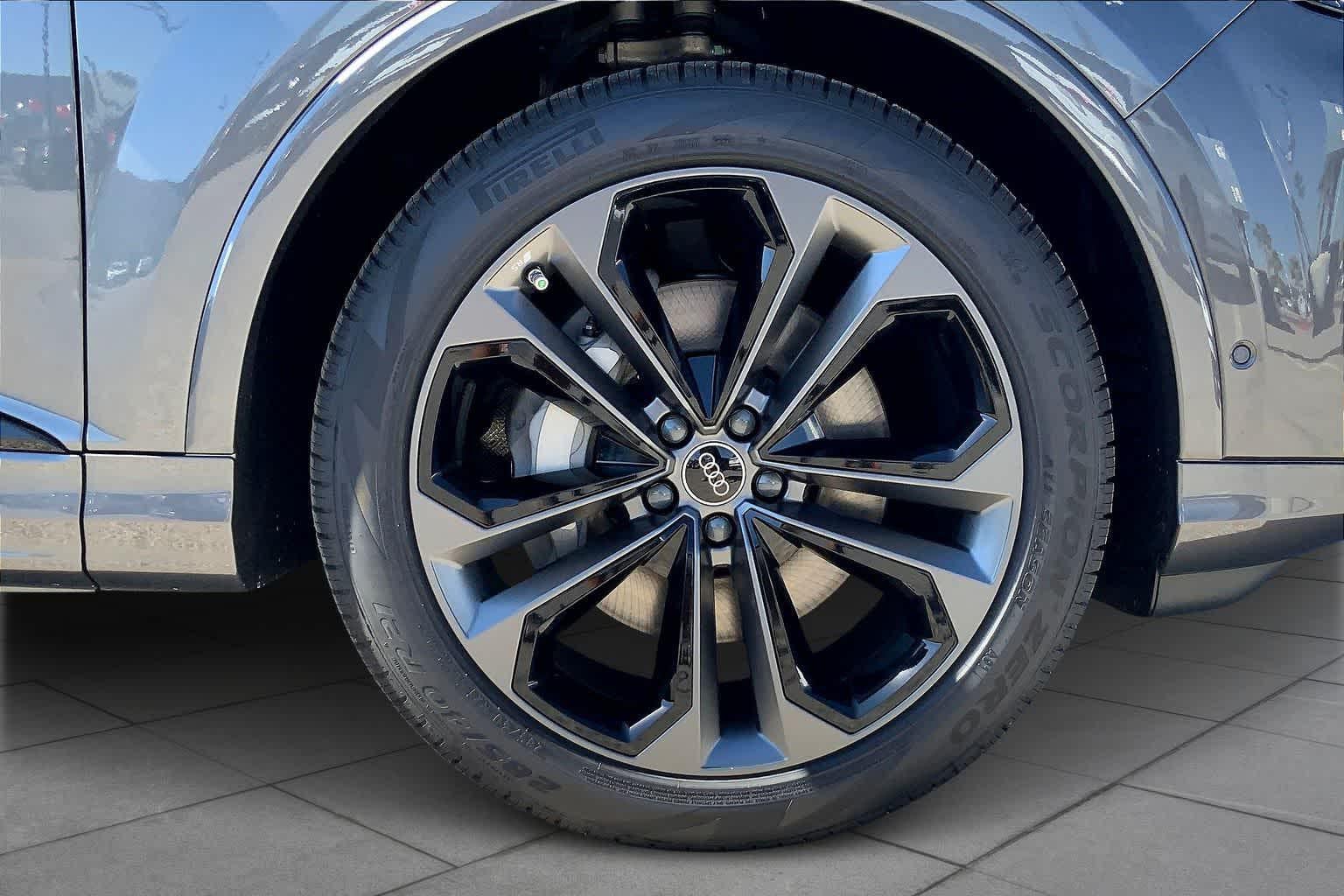2026 Audi Q7 Premium Plus - Photo 11