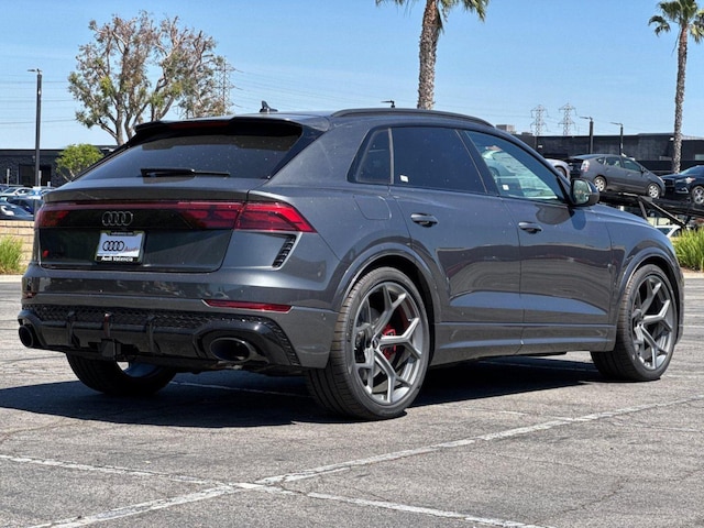 2026 Audi RS Q8 SUV performance