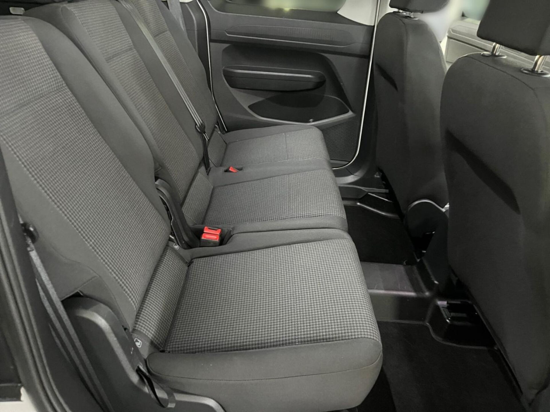 Volkswagen Caddy Basis-Modell