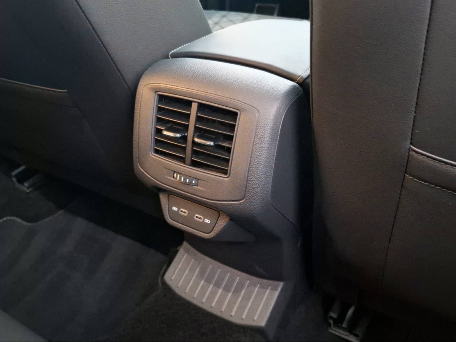 Volkswagen T-Roc – Bild 13