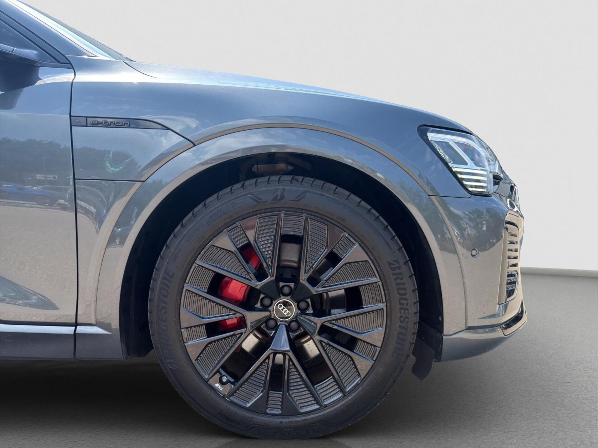 Audi Q8 e-tron S line