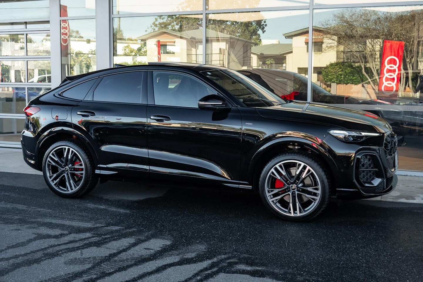 Image about Audi Q5 Sportback e-hybrid quattro S tronic