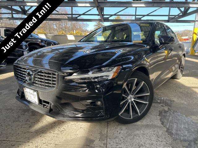 2022 Volvo S60 Momentum