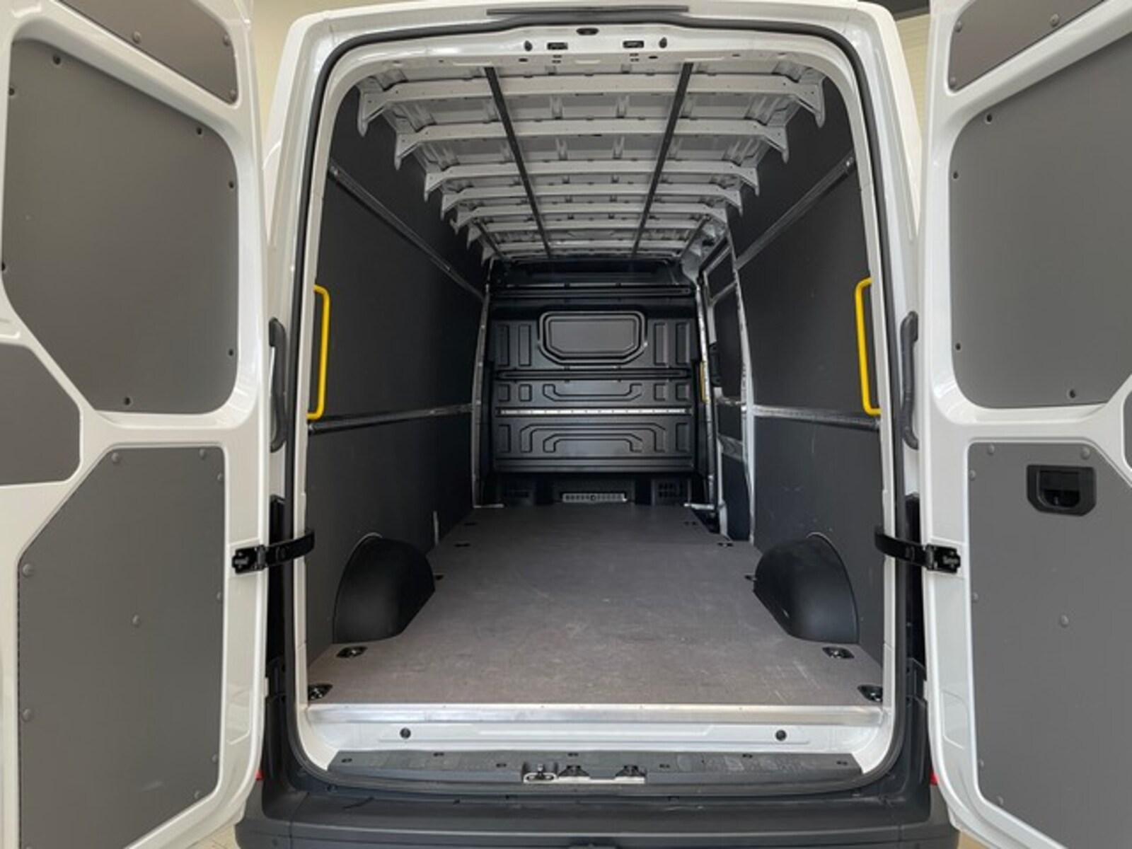 Volkswagen Crafter Kasten langer Radstand – Bild 10
