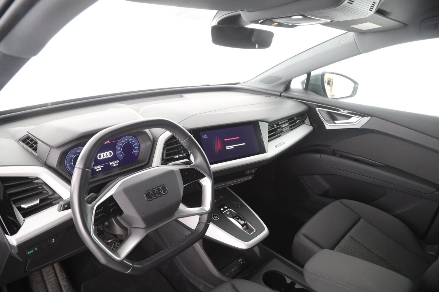 Bild über Audi Q4 e-tron 40 e-tron - für weitere Informationen kontaktieren Sie den Audi Partner