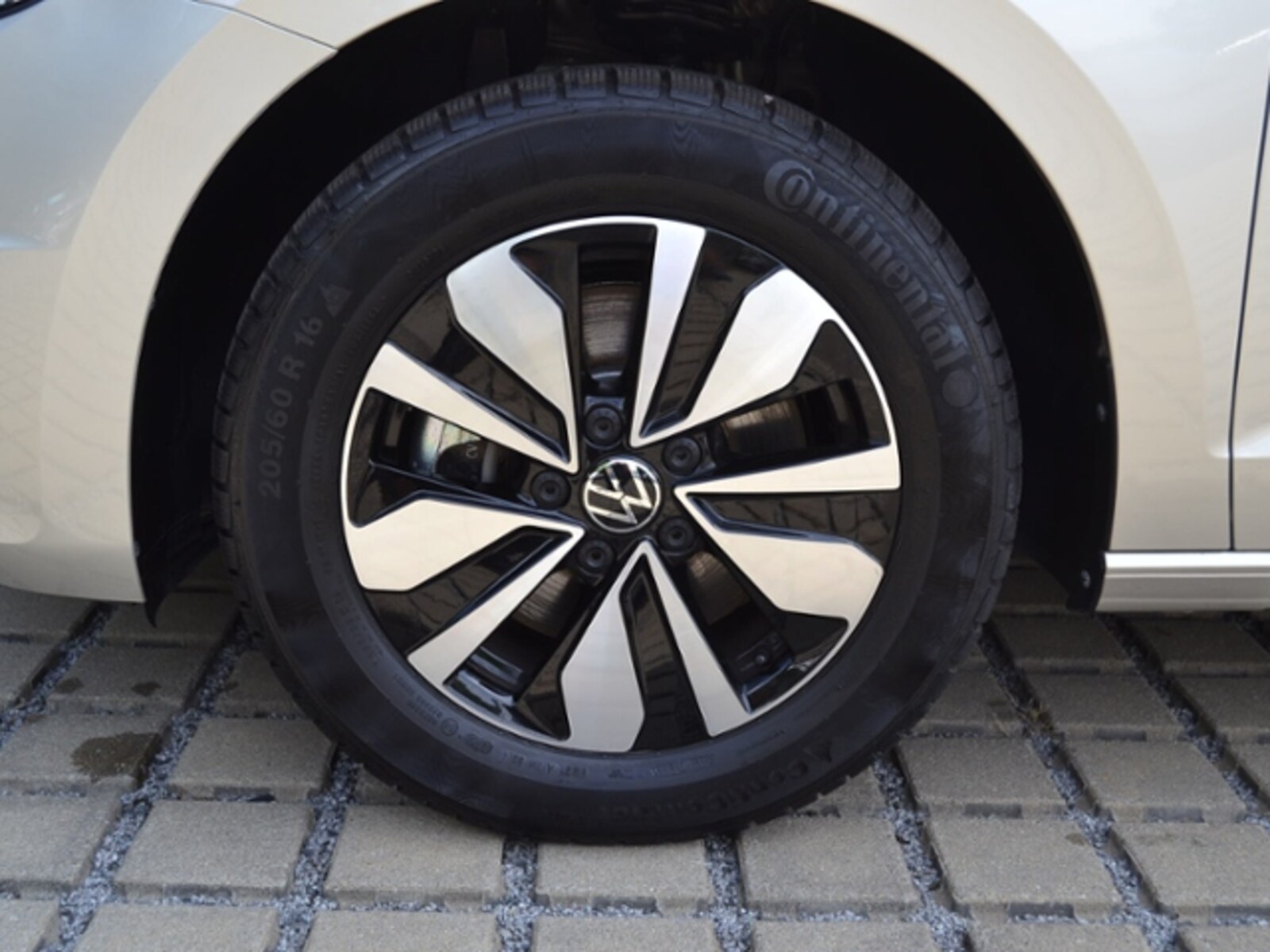 Volkswagen Touran – Bild 6