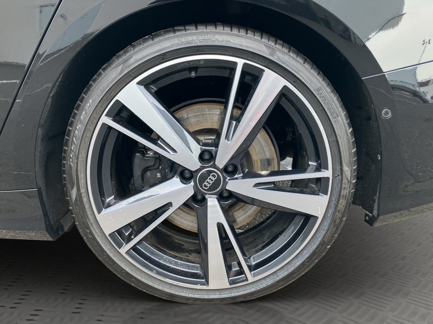 Bild über Audi S6 Avant TDI quattro tiptronic - für weitere Informationen kontaktieren Sie den Audi Partner