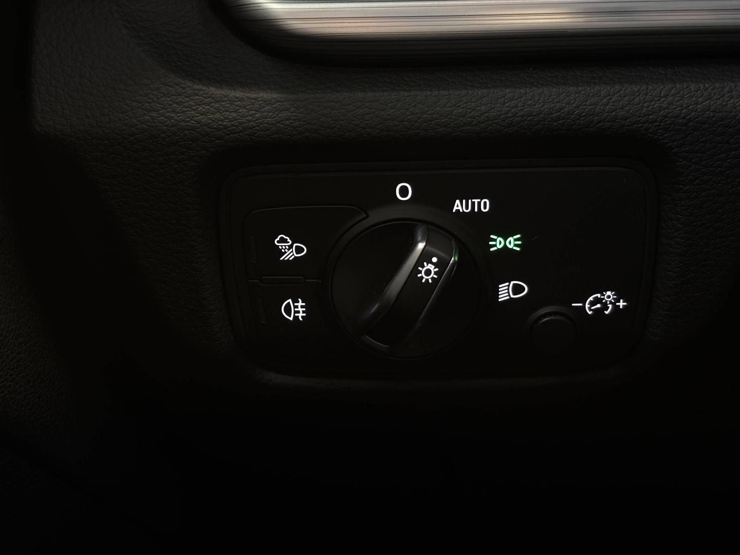 Image about Audi A3 Sportback e-tron Design Luxe 40 e-tron 150 kW (204 ch) S tronic