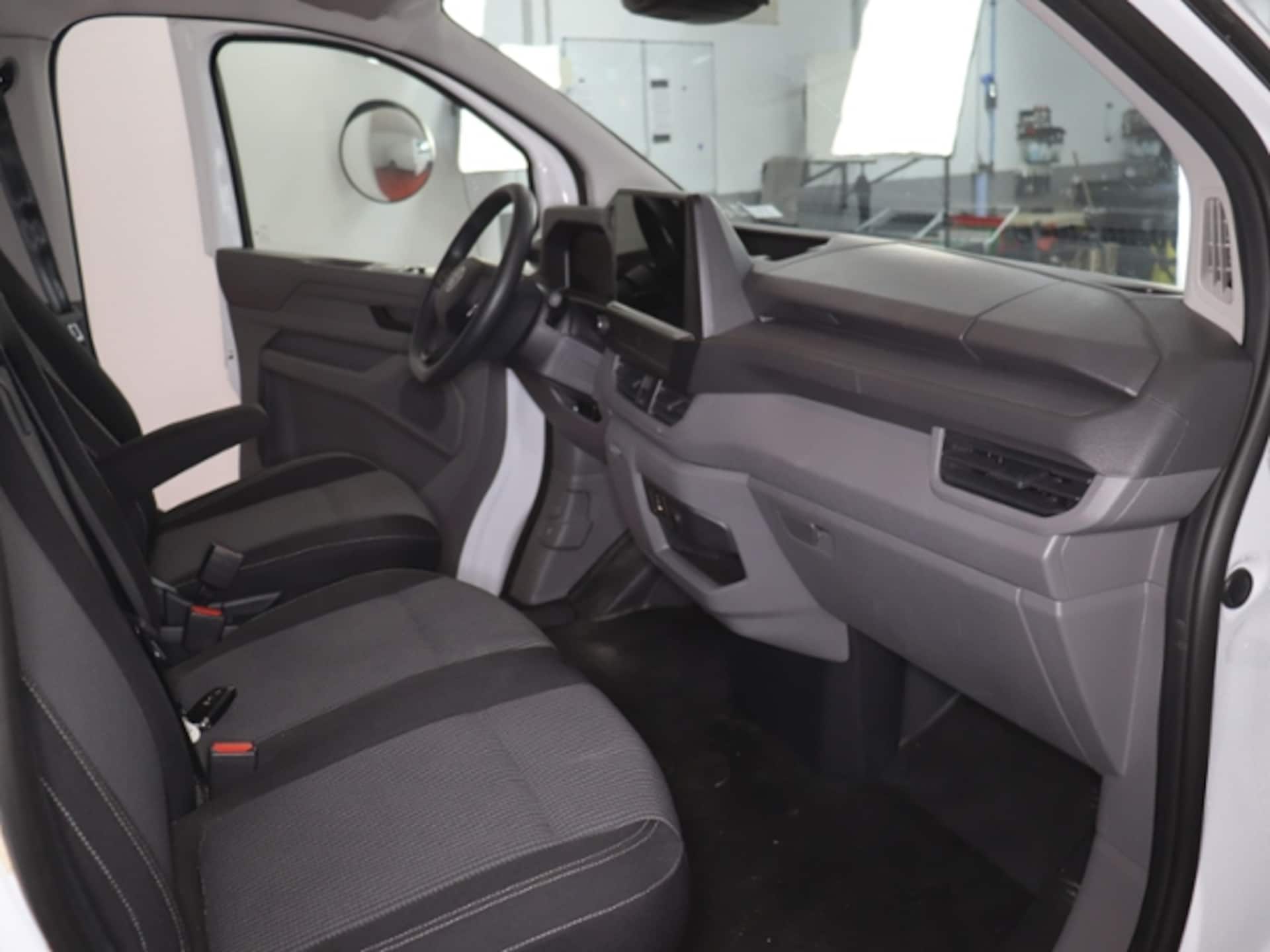 Volkswagen Transporter Kasten langer Radstand