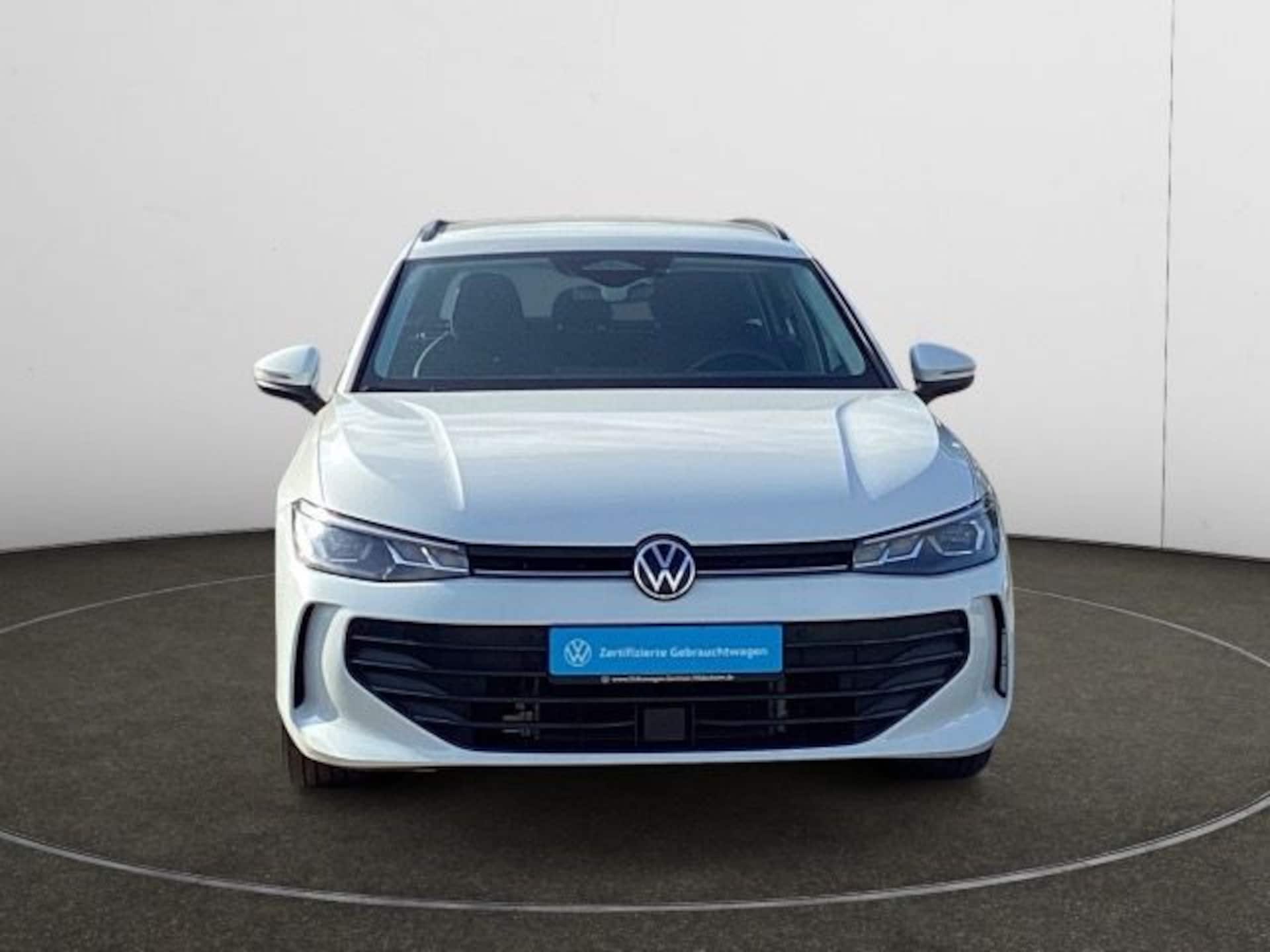 Volkswagen Passat Basis-Modell