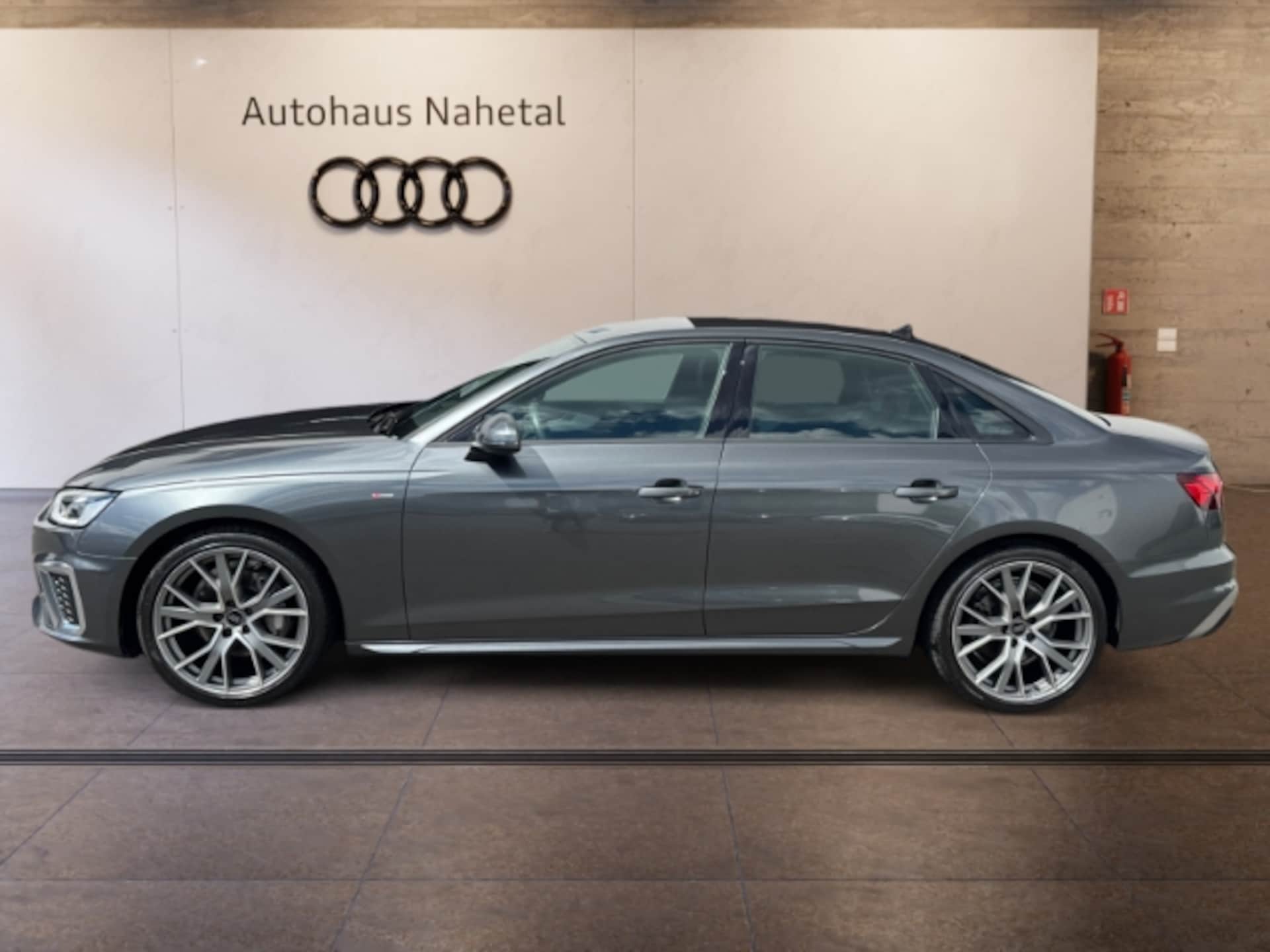 Audi A4 Limousine S line