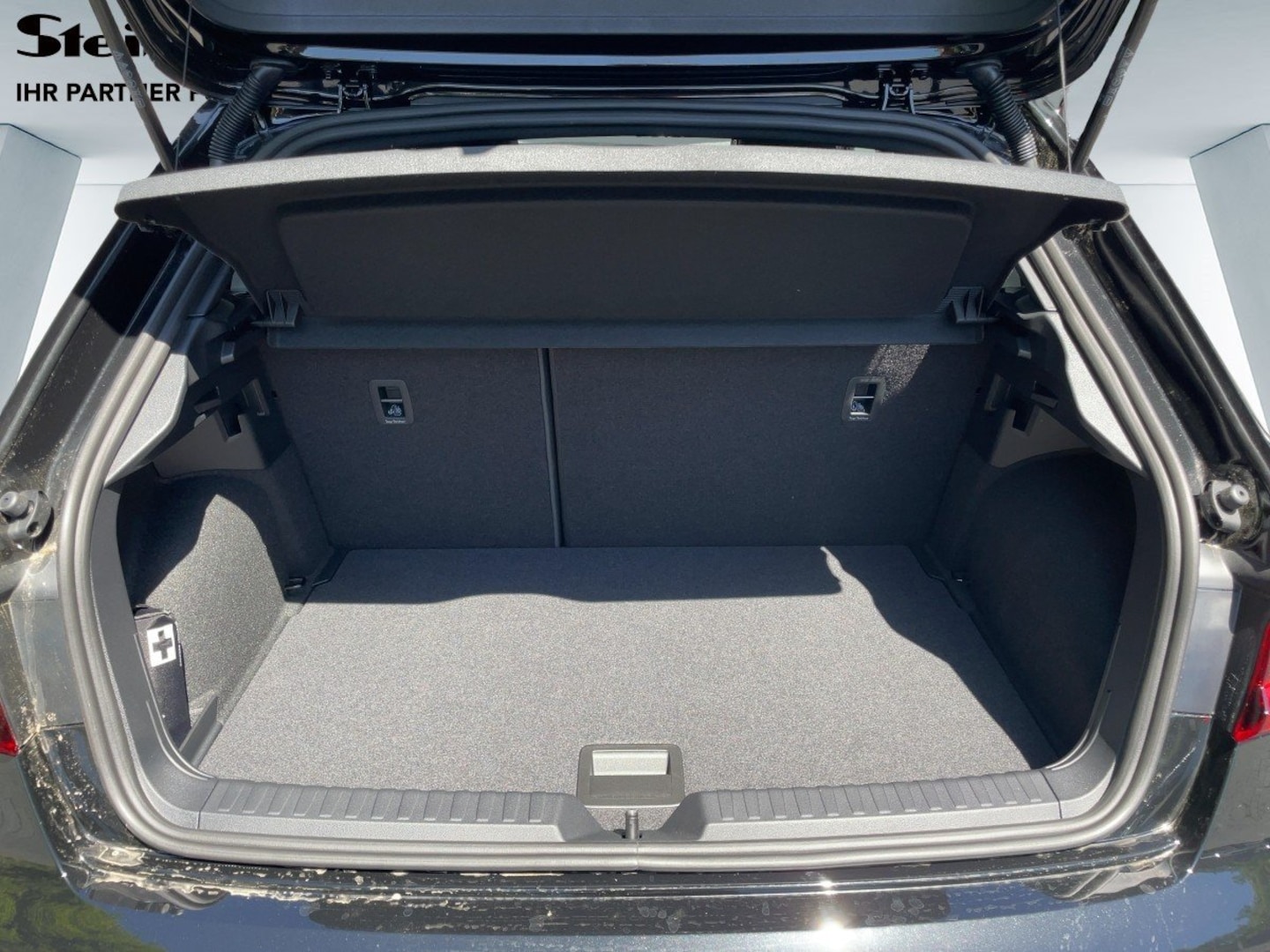 Bild über Audi A1 Sportback S line 30 TFSI S tronic - für weitere Informationen kontaktieren Sie den Audi Partner