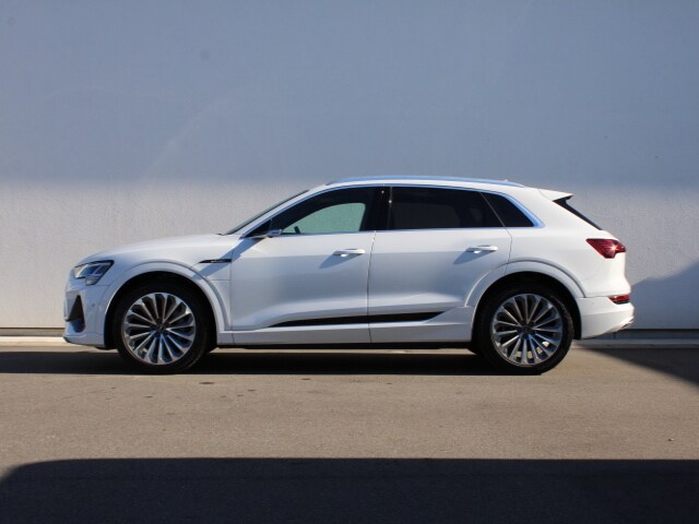Image about Audi e-tron 55 quattro S line 300,00 kW