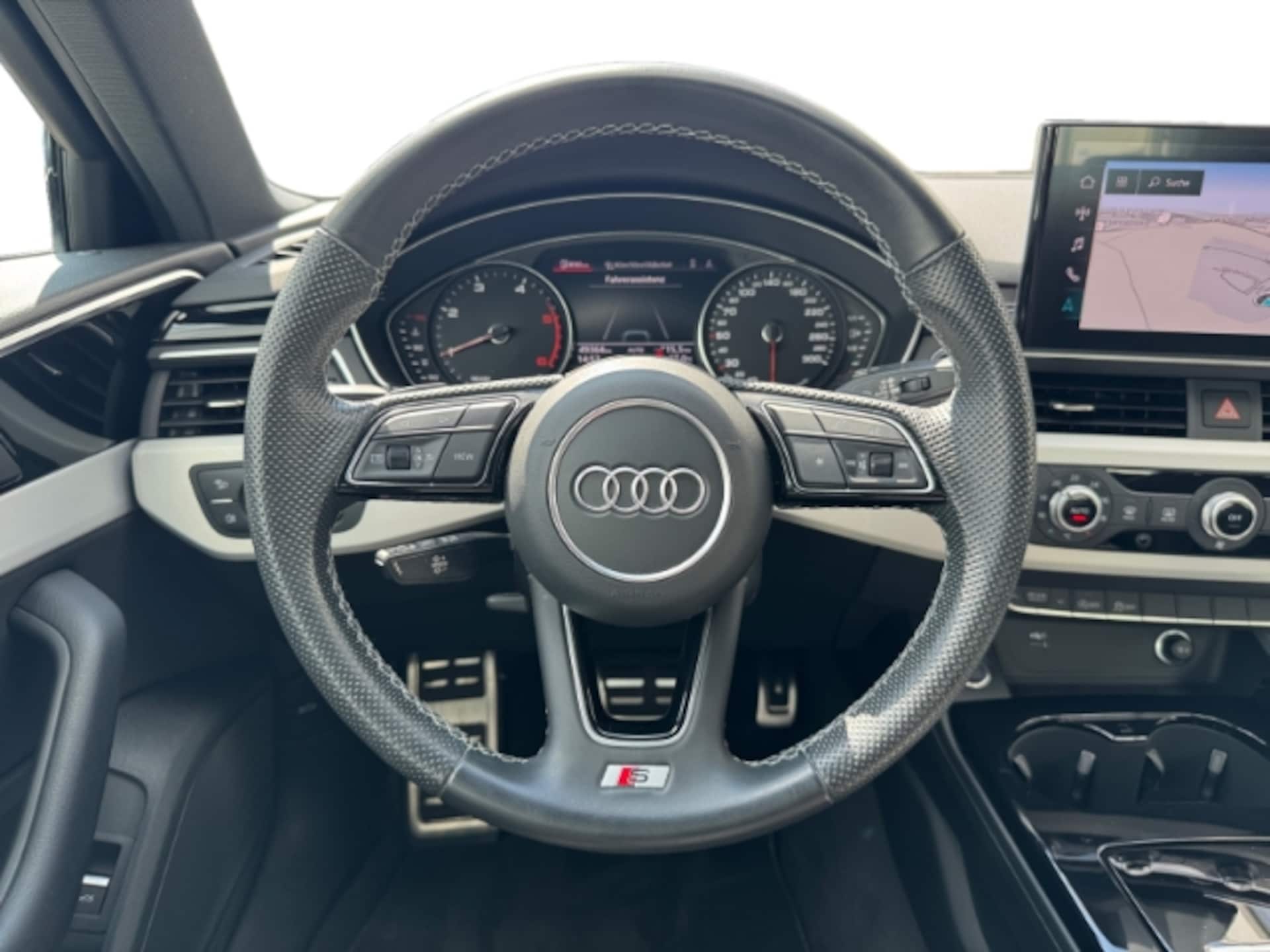 Audi A4 Limousine S line