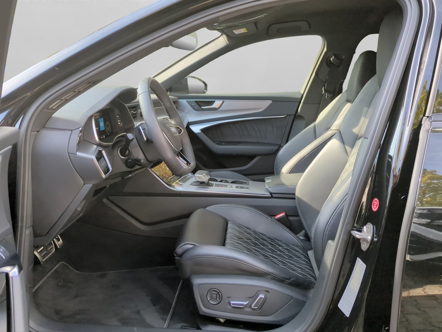 Bild über Audi S6 Avant TDI quattro tiptronic - für weitere Informationen kontaktieren Sie den Audi Partner