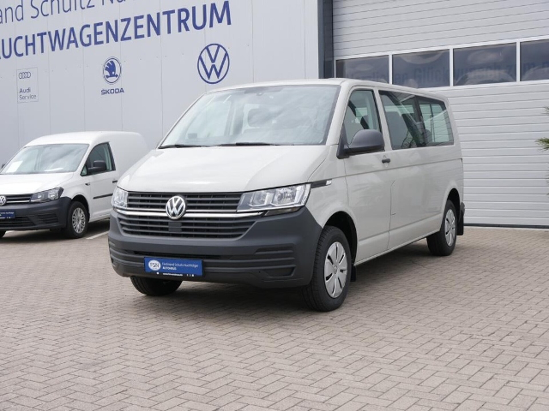 Volkswagen T6.1 Transporter Kombi langer Radstand