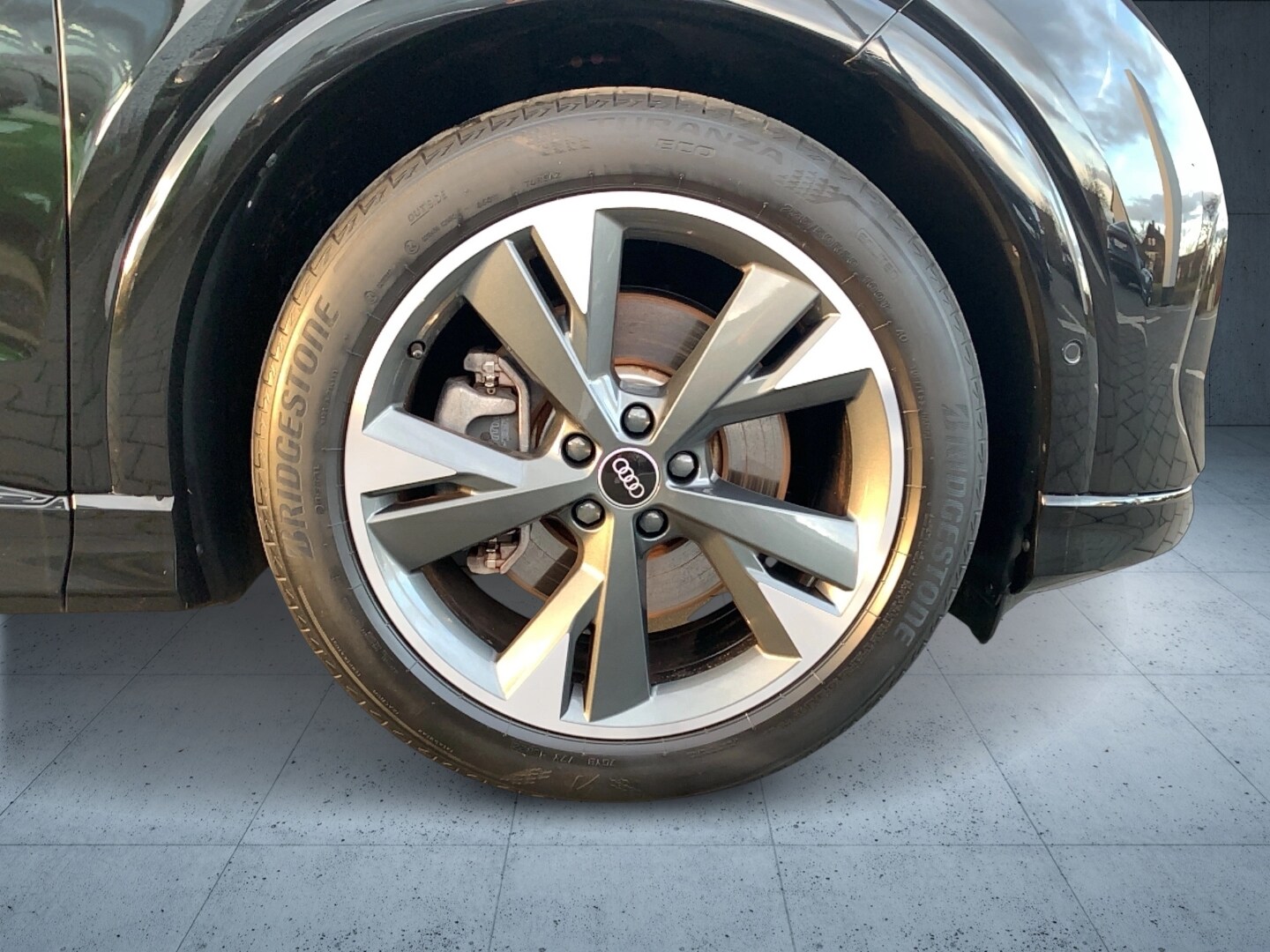 Image about Audi Q4 e-tron 40 e-tron