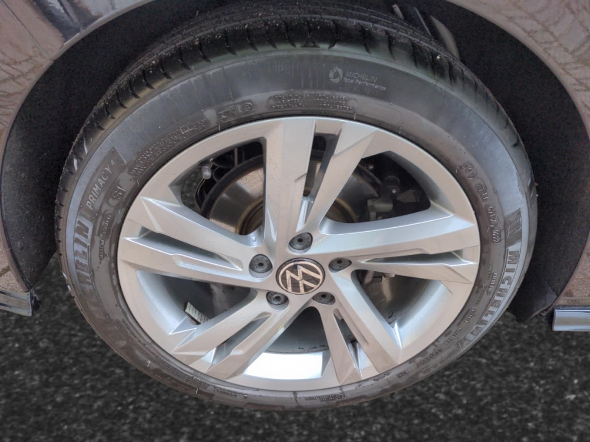 Volkswagen Golf R-Line