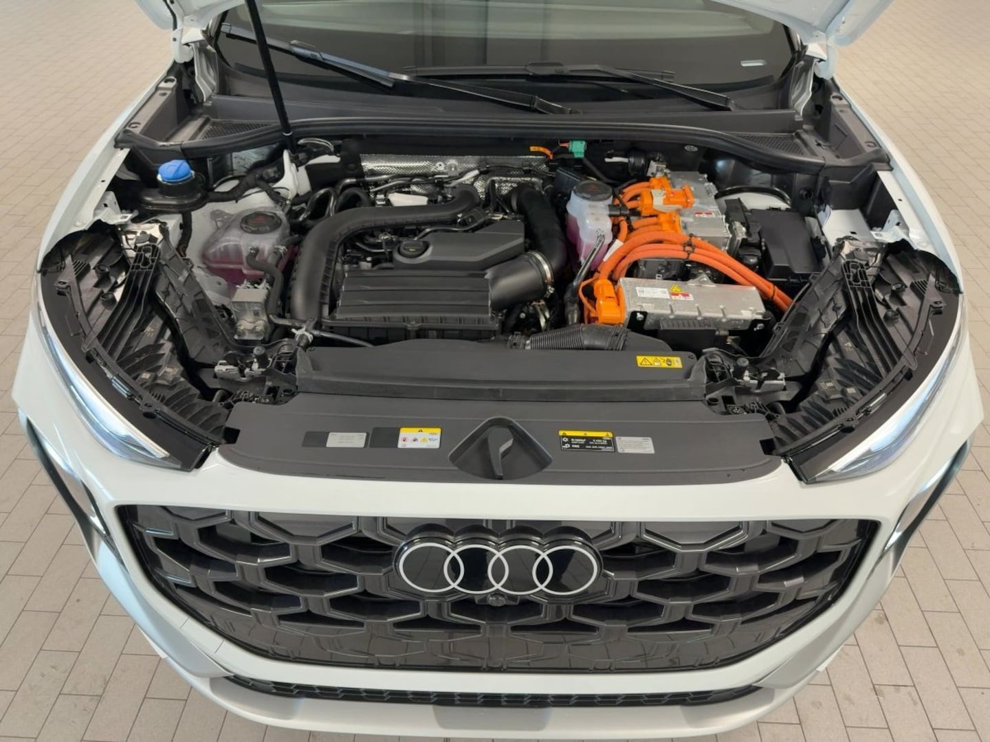 Bild über Audi Q3 SUV e-hybrid e-hybrid 200 kW S tronic - für weitere Informationen kontaktieren Sie den Audi Partner