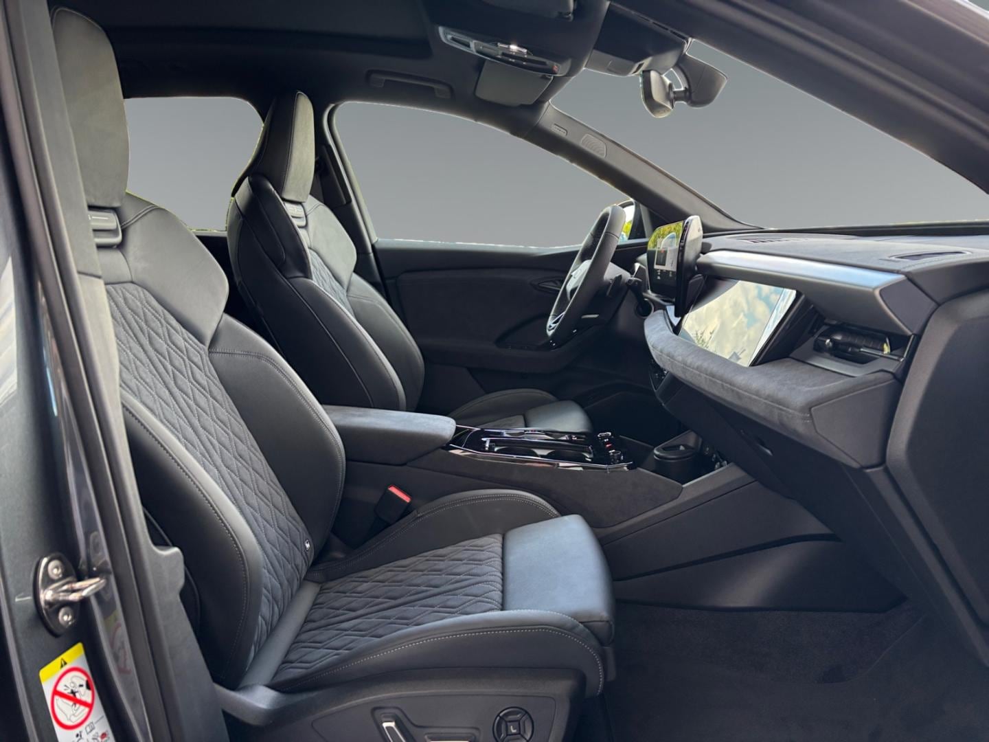 Bild über Audi Q6 SUV e-tron S line business e-tron quattro 315 kW - für weitere Informationen kontaktieren Sie den Audi Partner