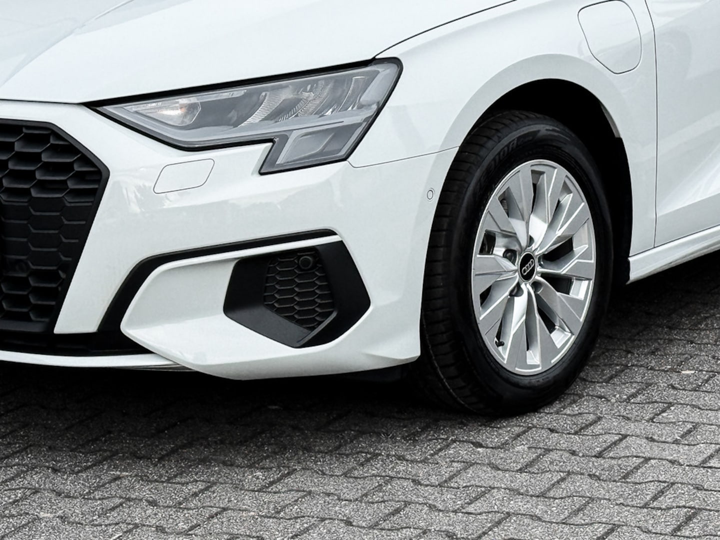 Bild über Audi A3 Sportback TFSI e 40 TFSI e S tronic - für weitere Informationen kontaktieren Sie den Audi Partner