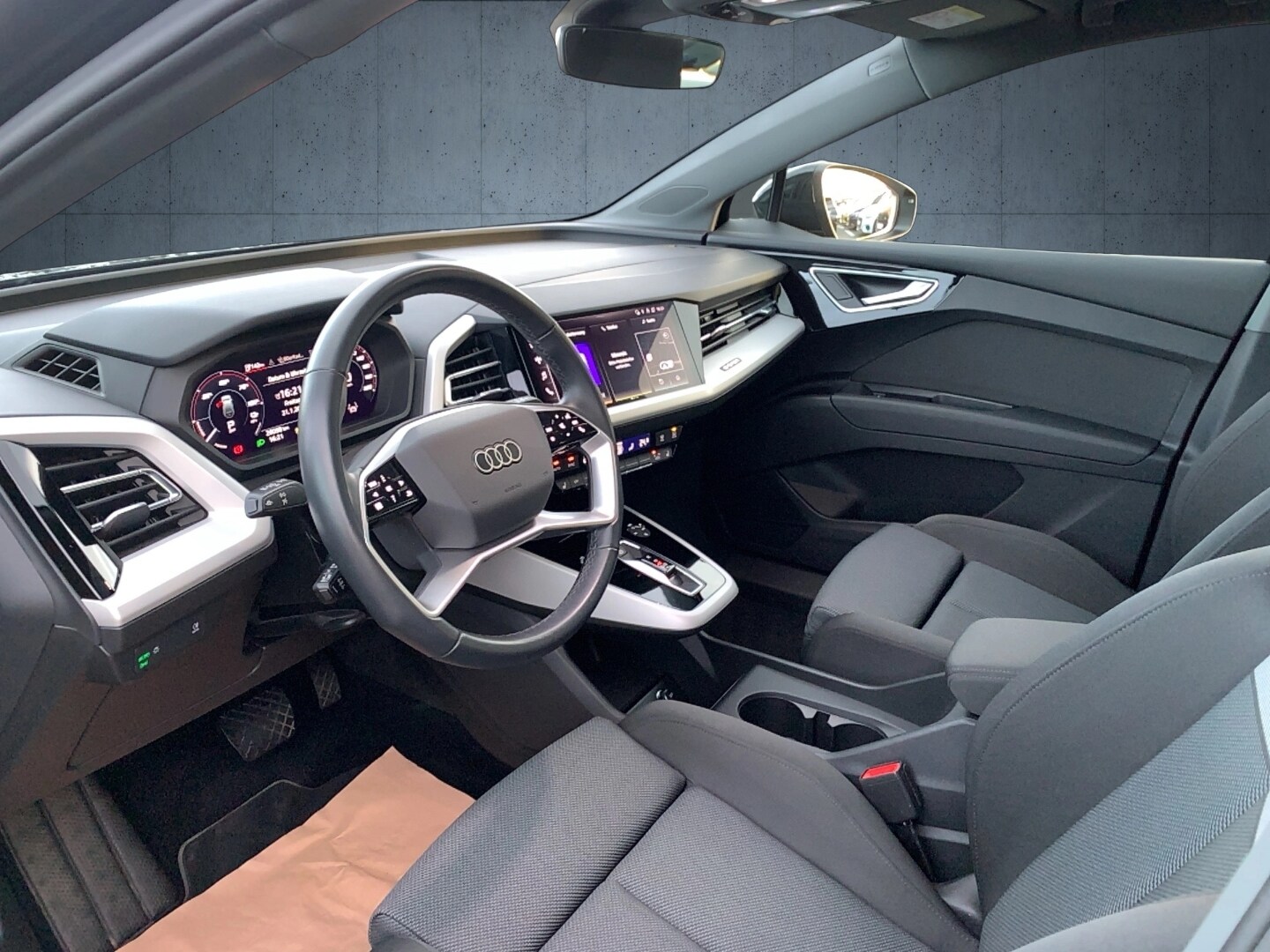 Image about Audi Q4 e-tron 40 e-tron