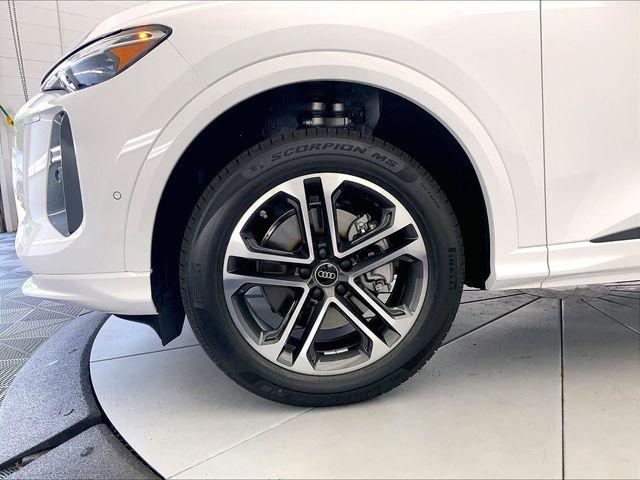 2025 Audi Q5 Premium - Photo 12
