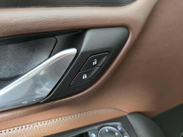 2021 GMC Yukon Denali - Photo 21