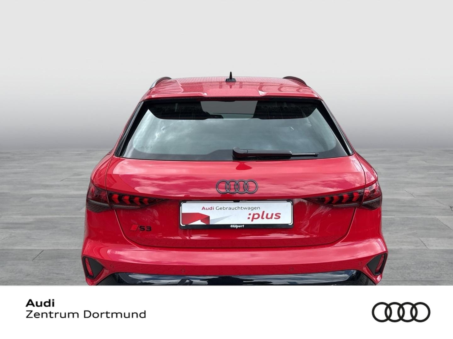 Bild über Audi S3 Sportback TFSI quattro S tronic - für weitere Informationen kontaktieren Sie den Audi Partner