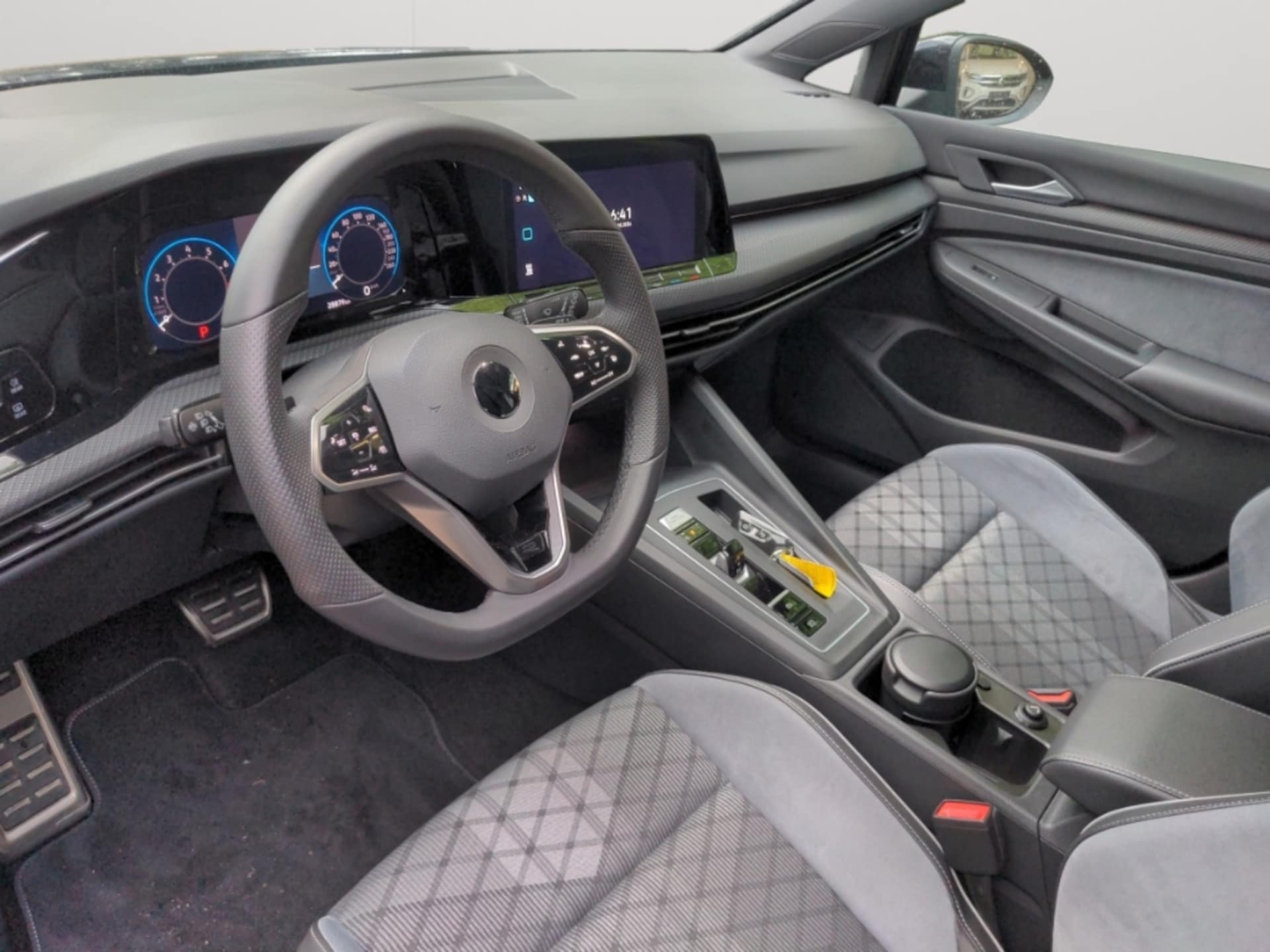 Volkswagen Golf R-Line