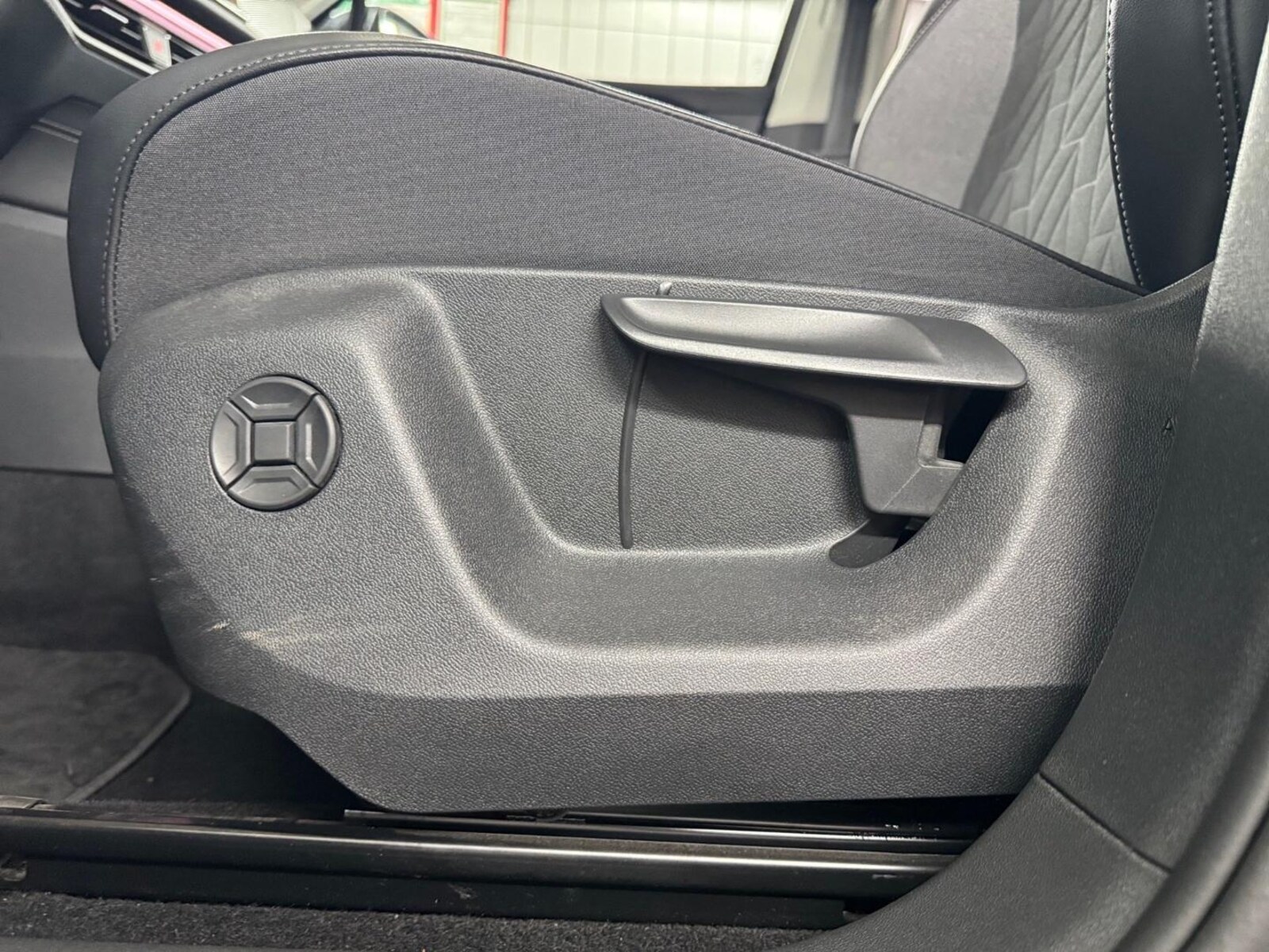 Volkswagen Tiguan – Bild 8