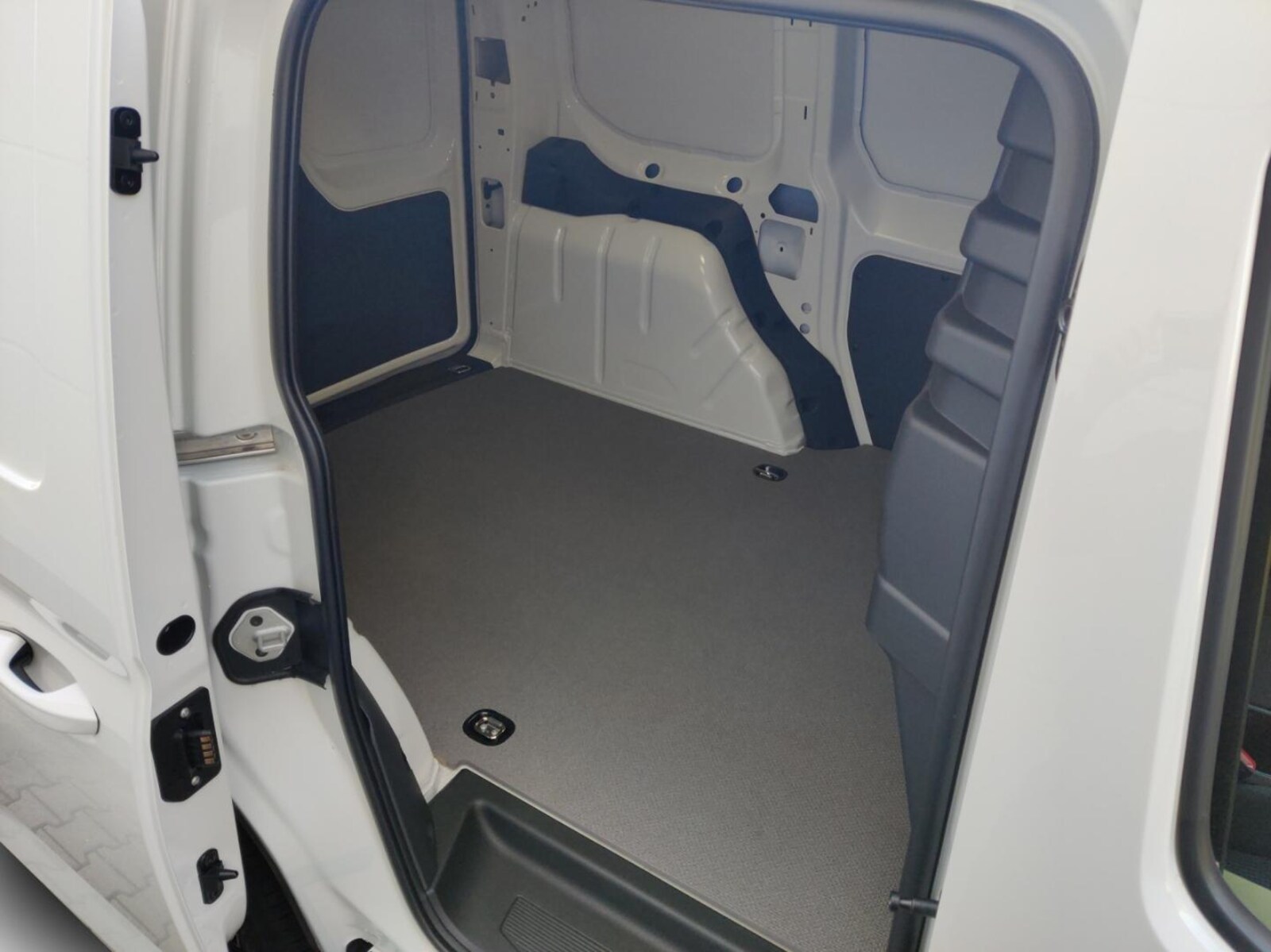 Volkswagen Caddy Cargo – Bild 11