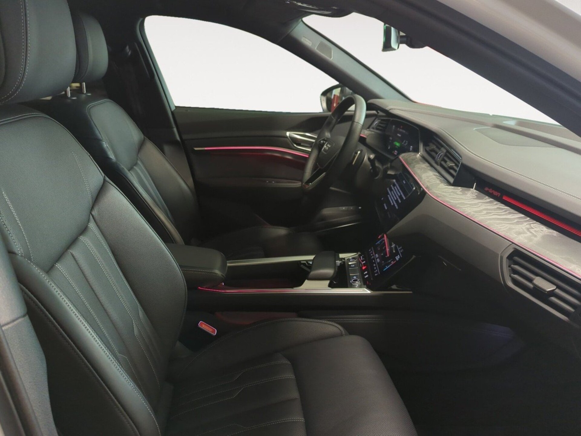 Audi e-tron S line