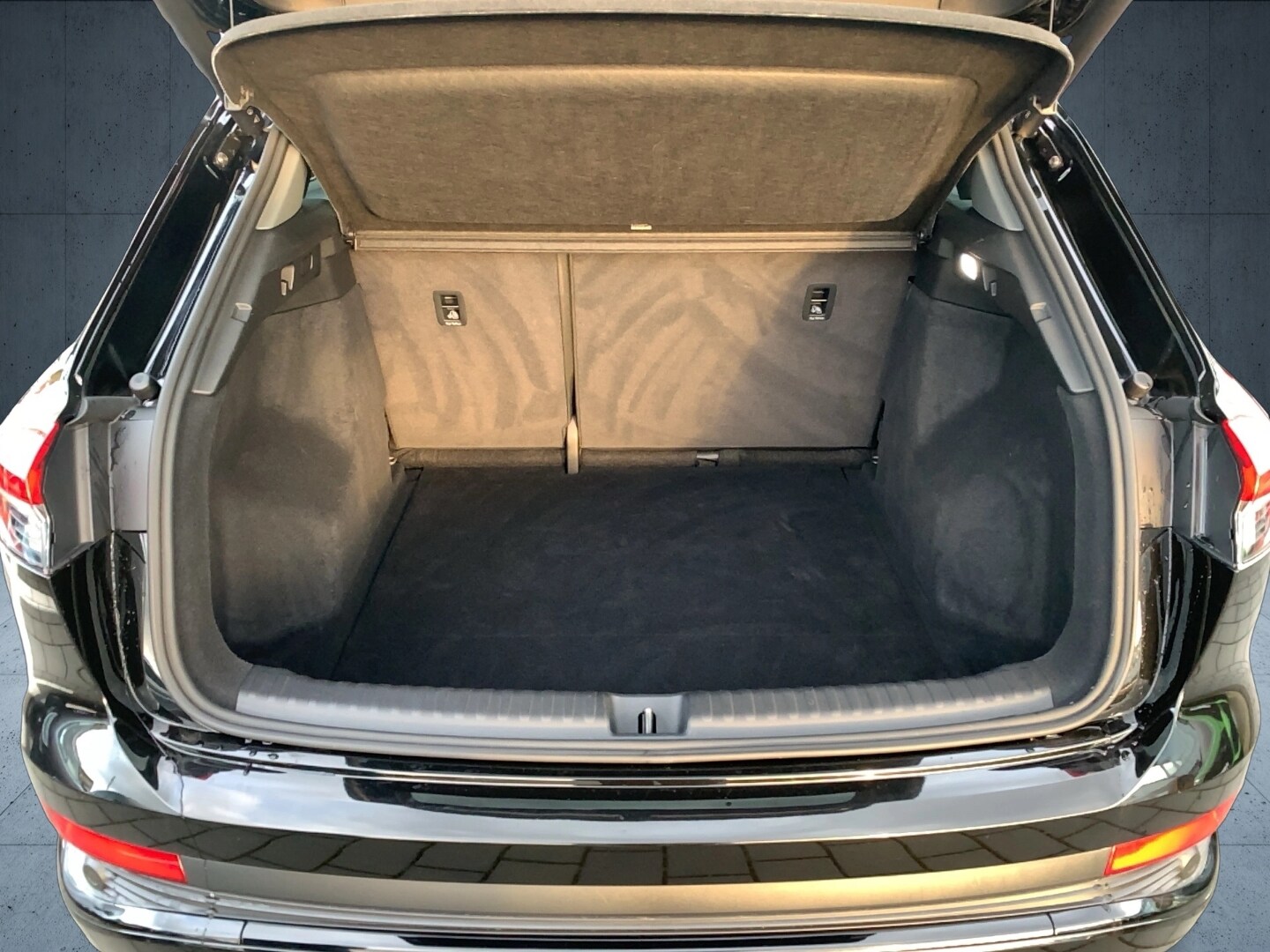 Image about Audi Q4 e-tron 40 e-tron