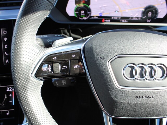 Image about Audi e-tron 55 quattro S line 300,00 kW
