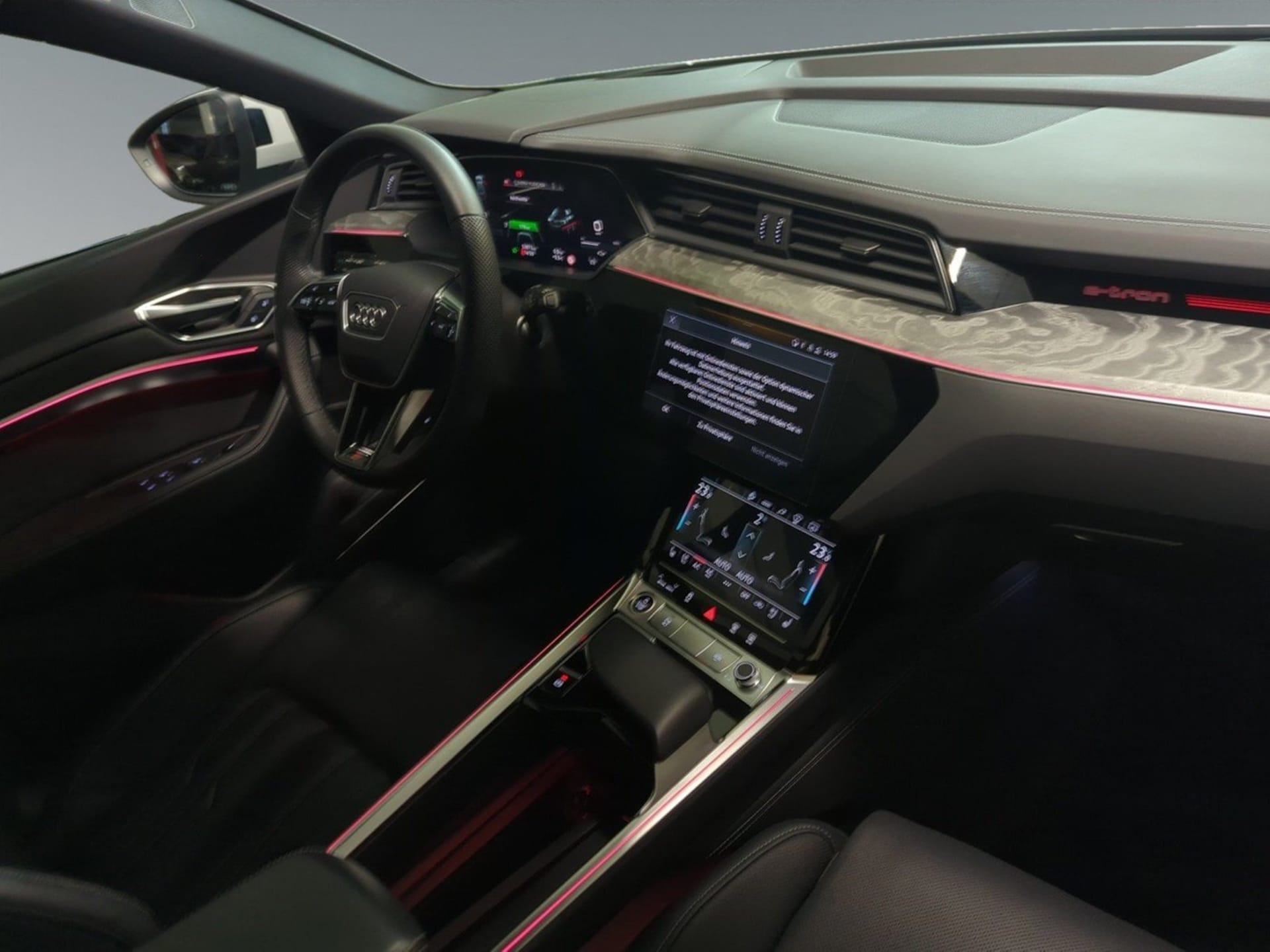 Audi e-tron S line
