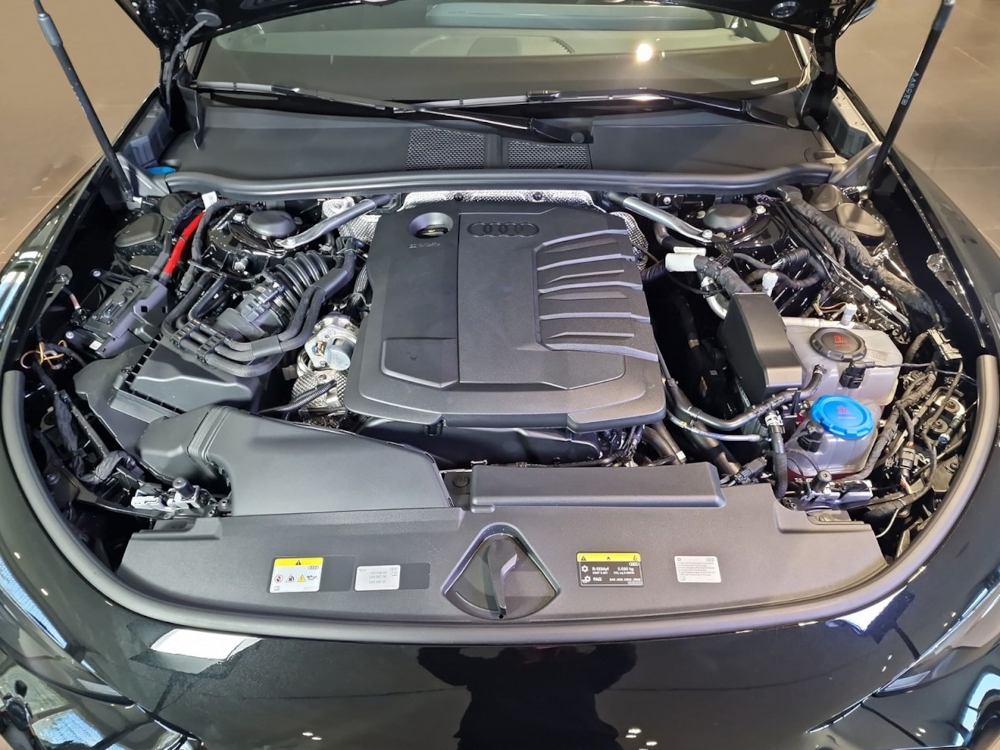 Bild über Audi A6 Avant TDI 150 kW S tronic - für weitere Informationen kontaktieren Sie den Audi Partner