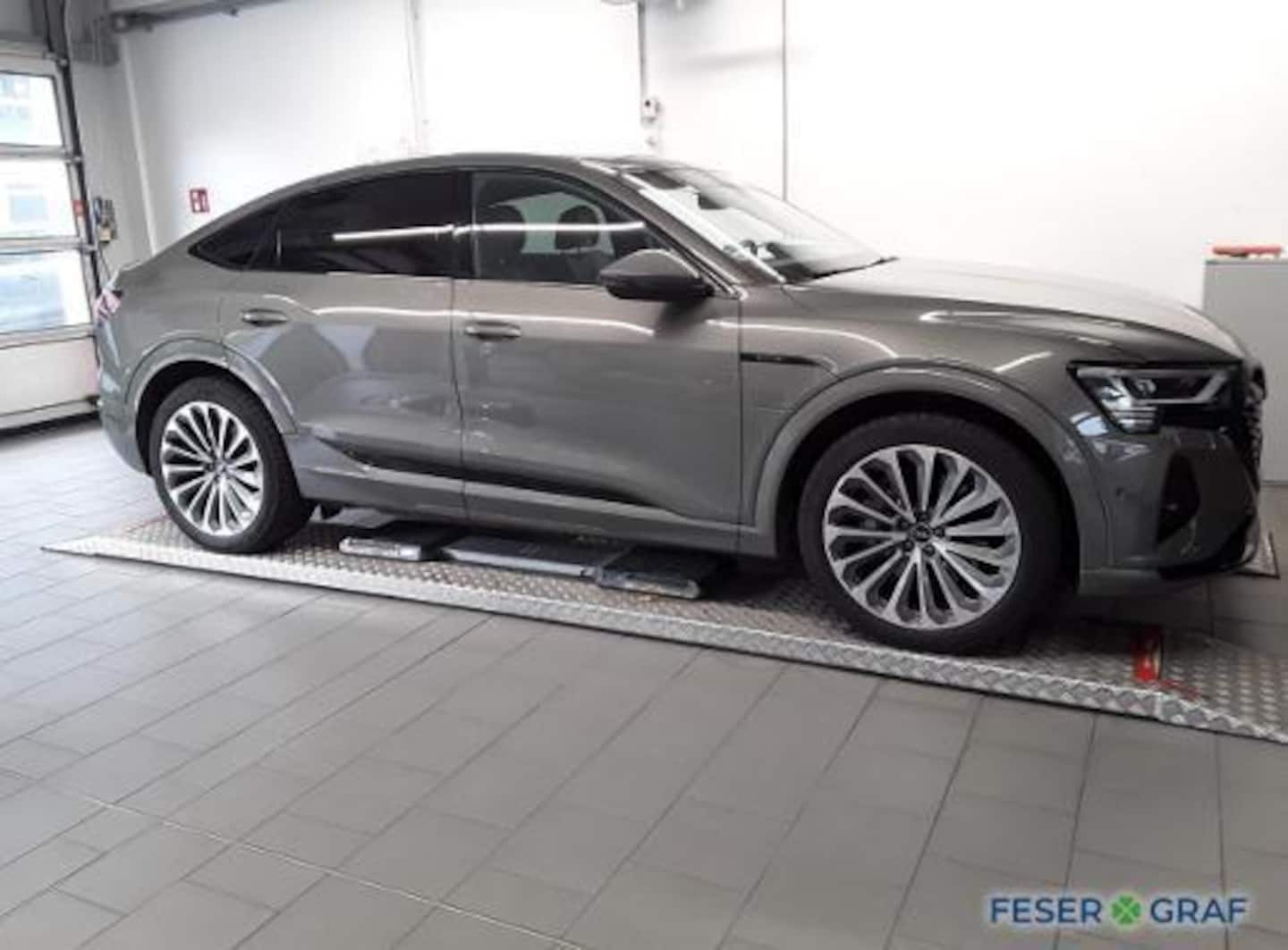 Bild über Audi Q8 Sportback e-tron advanced 50 e-tron quattro - für weitere Informationen kontaktieren Sie den Audi Partner