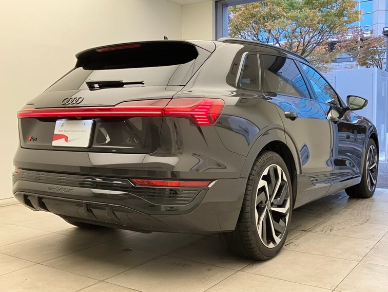 Image about Audi Q8 e-tron 55 e-tron S line