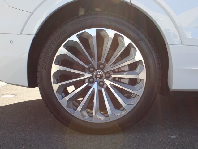 Image about Audi e-tron 55 quattro S line 300,00 kW