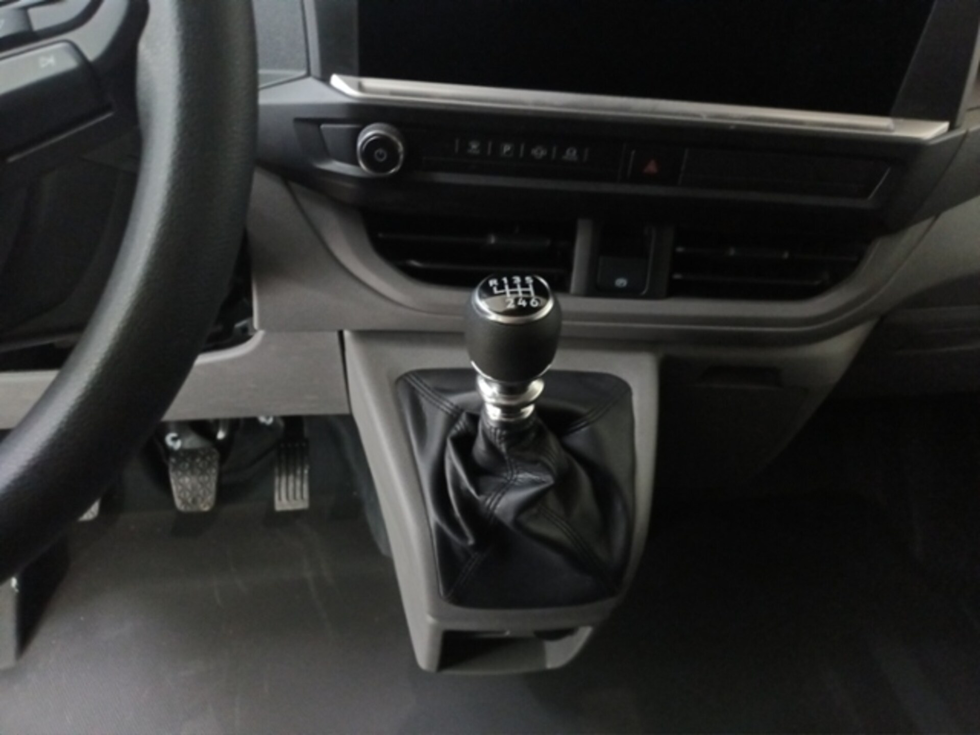 Volkswagen Transporter Kasten langer Radstand