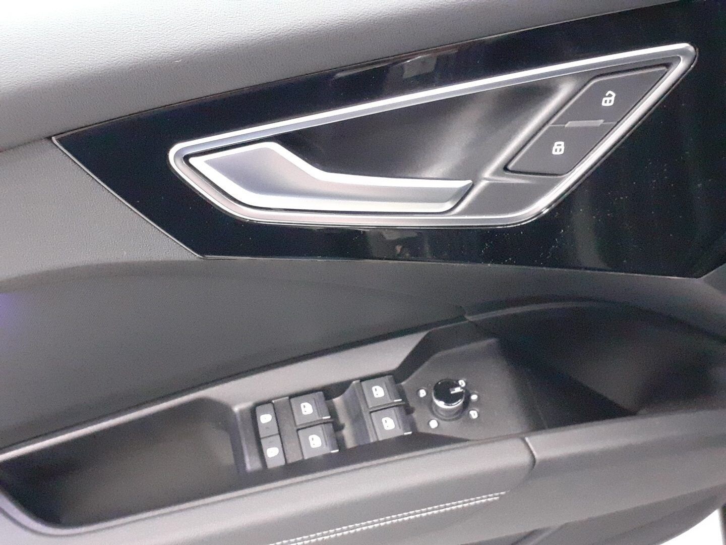 Image about Audi Q4 e-tron 40 e-tron